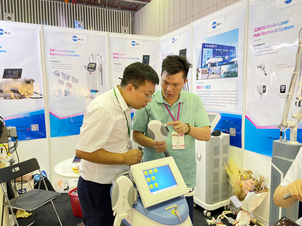 Trao đổi chia sẻ công nghệ với các đối tác nước ngoài